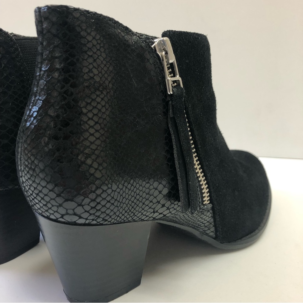Vionic Anne Black Side Zip Booties. - image 8
